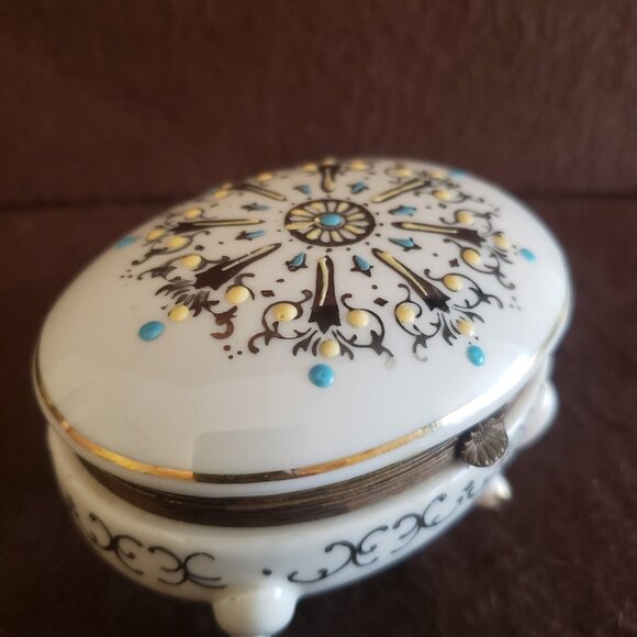 Vintage German‎ Oval Hand Painted Hinged Trinket Box on Legs - Picture 9 of 16